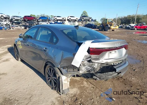 2023 Kia Forte Lxs z USA, uszkodzony, nr VIN 3KPF24AD0PE567985